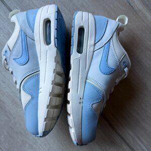 Like New - White/blue Nike Air lace up shoes - Boys Size 13C